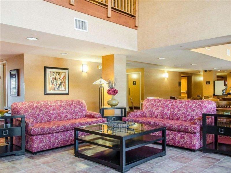 Comfort Inn & Suites York Bagian luar foto