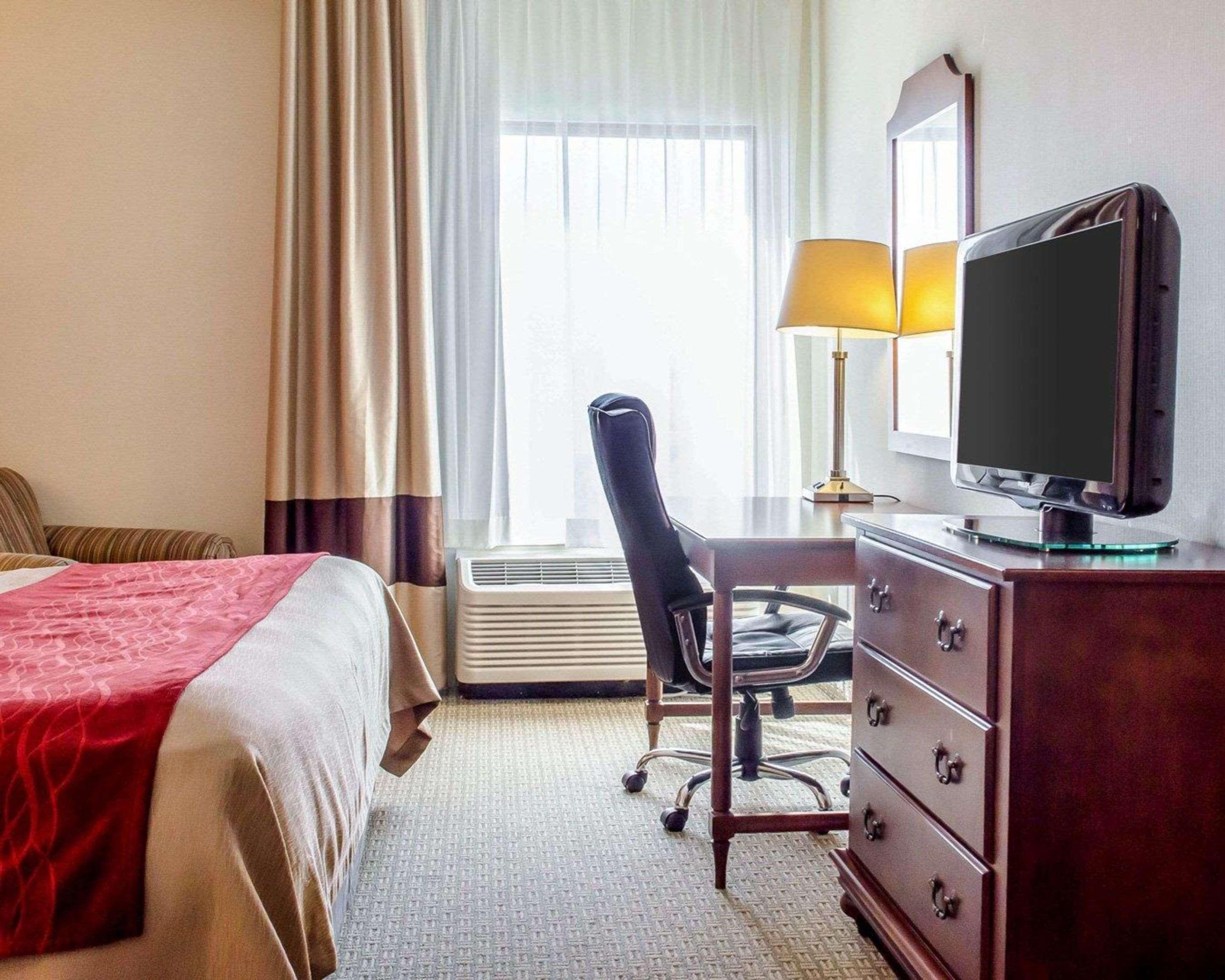 Comfort Inn & Suites York Bagian luar foto
