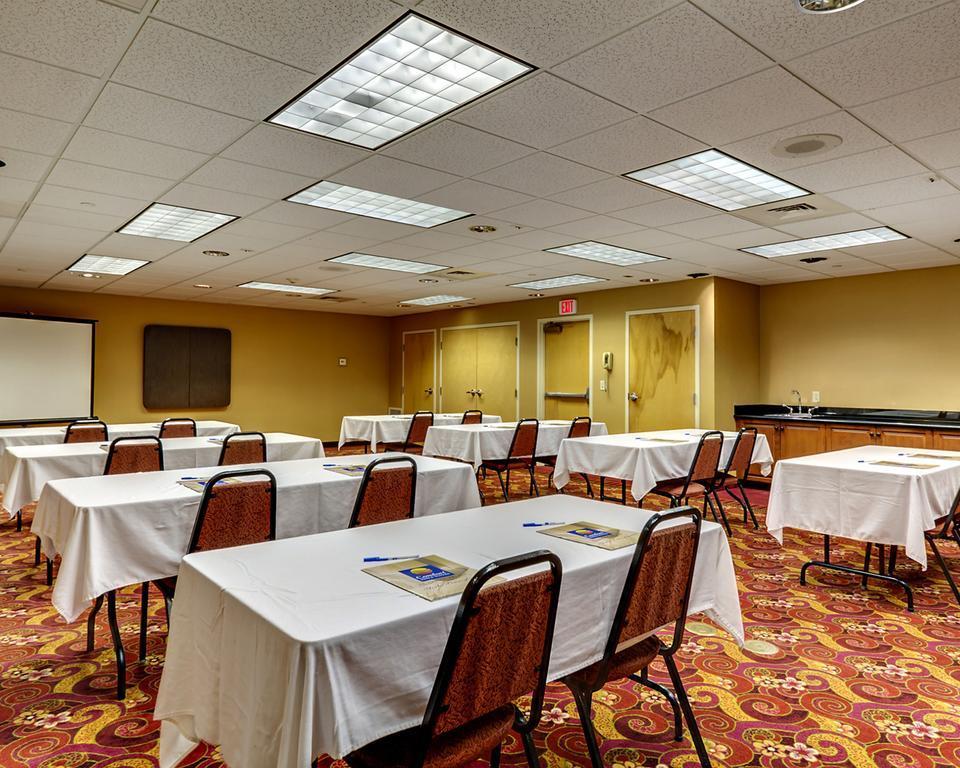 Comfort Inn & Suites York Bagian luar foto