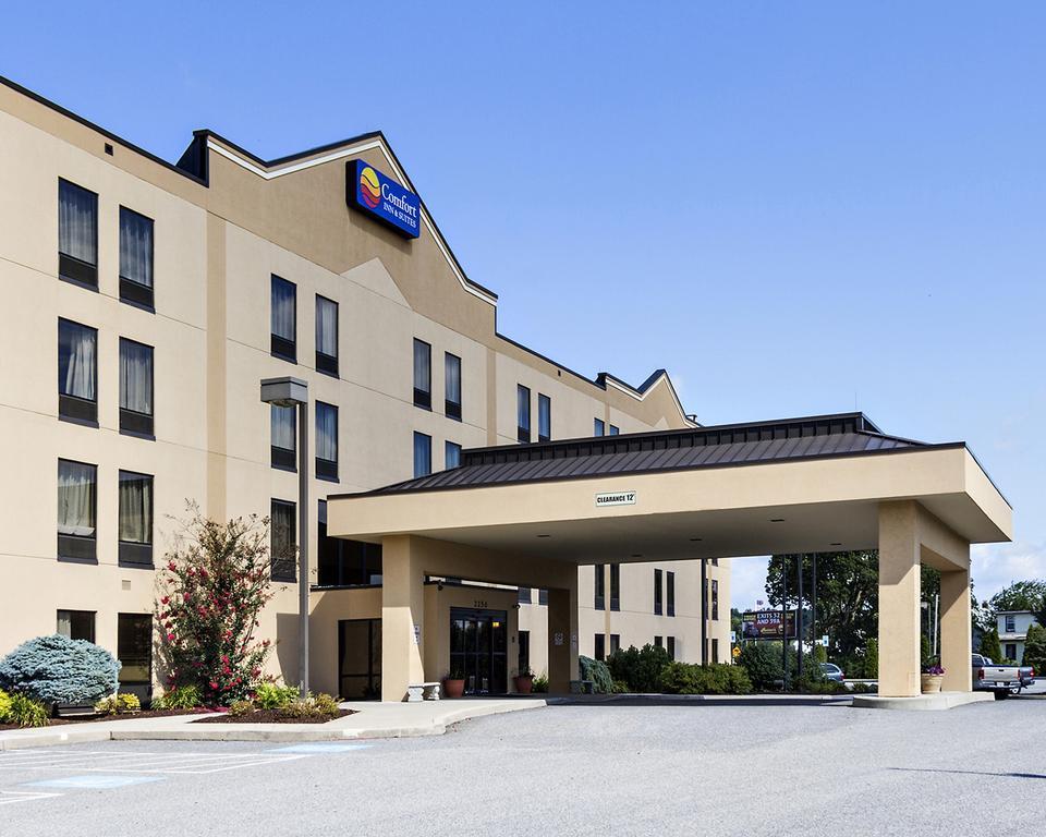 Comfort Inn & Suites York Bagian luar foto