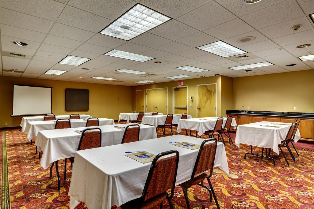 Comfort Inn & Suites York Bagian luar foto