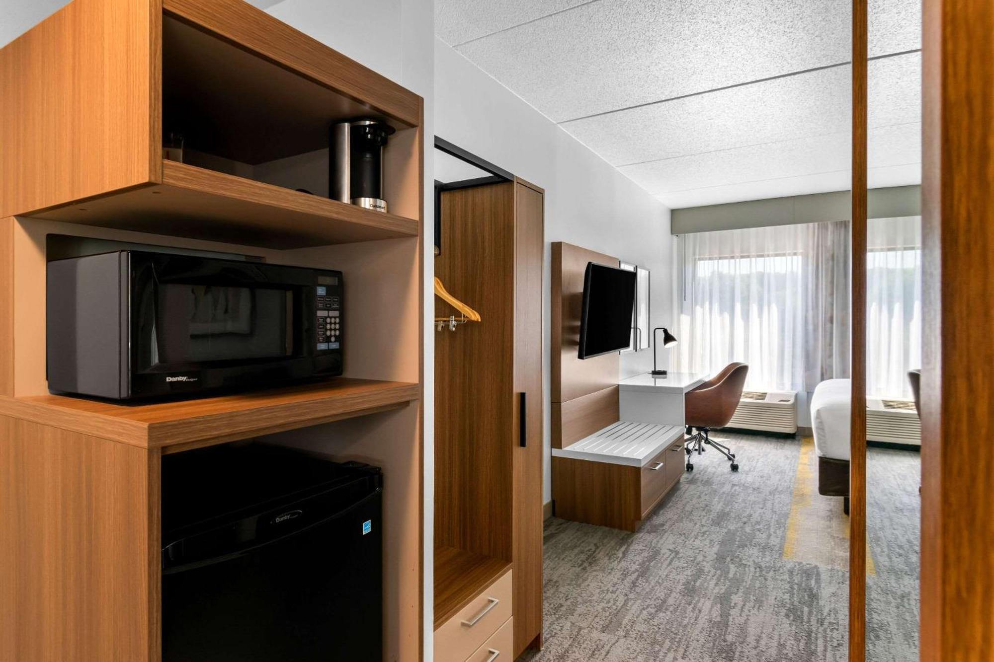 Comfort Inn & Suites York Bagian luar foto