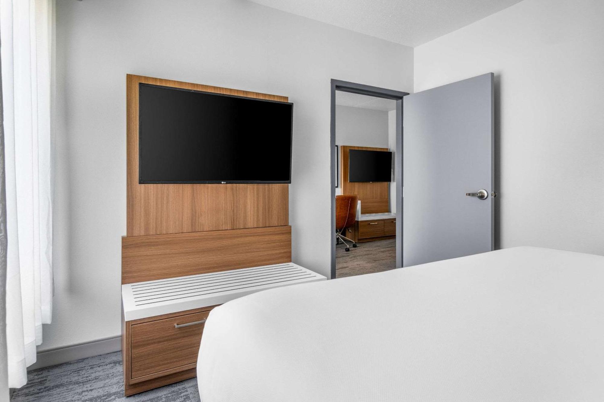Comfort Inn & Suites York Bagian luar foto