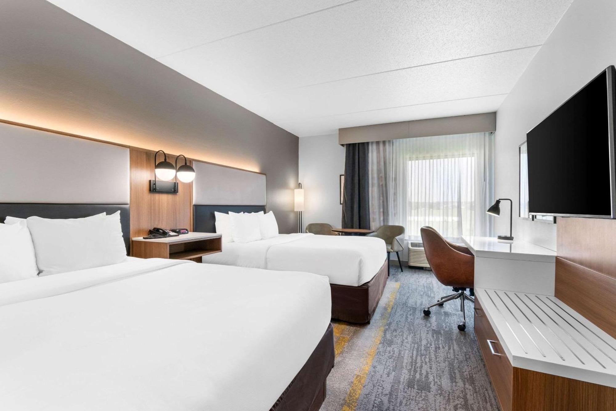 Comfort Inn & Suites York Bagian luar foto