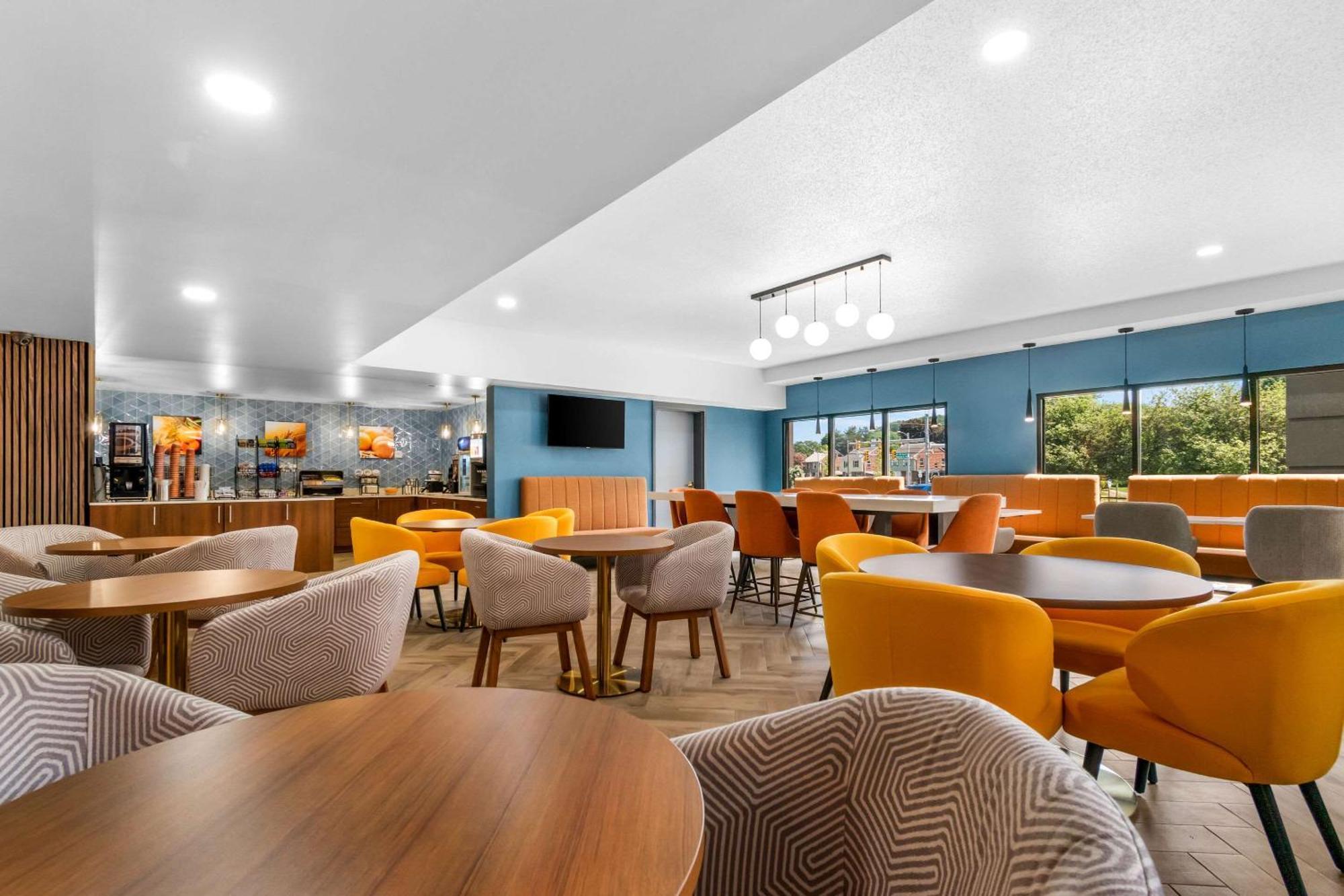 Comfort Inn & Suites York Bagian luar foto