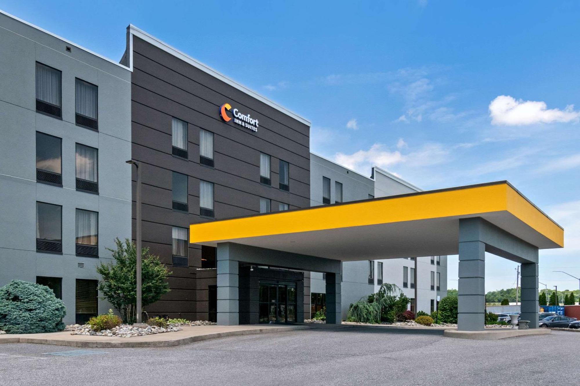 Comfort Inn & Suites York Bagian luar foto