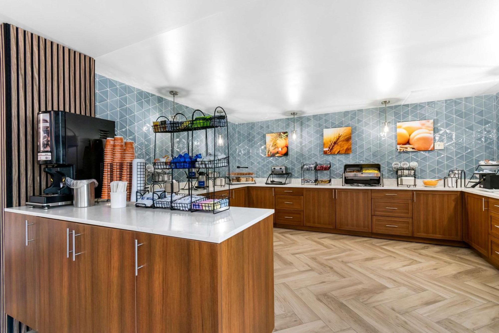 Comfort Inn & Suites York Bagian luar foto
