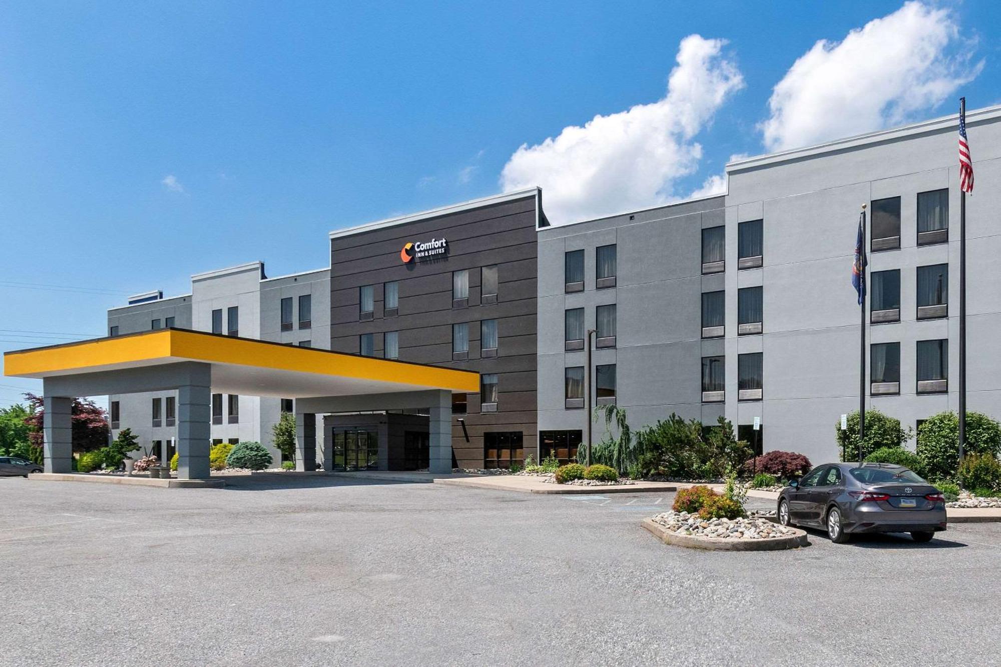 Comfort Inn & Suites York Bagian luar foto