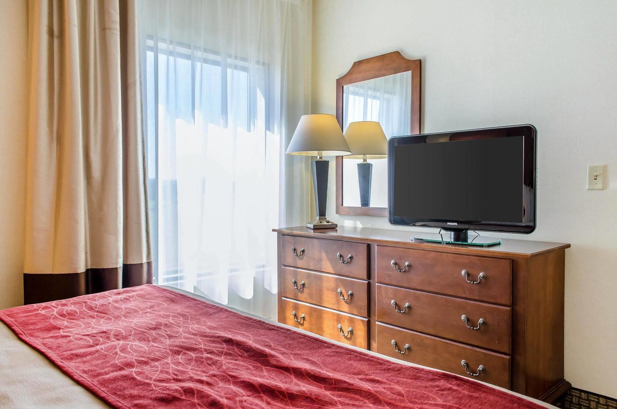 Comfort Inn & Suites York Bagian luar foto