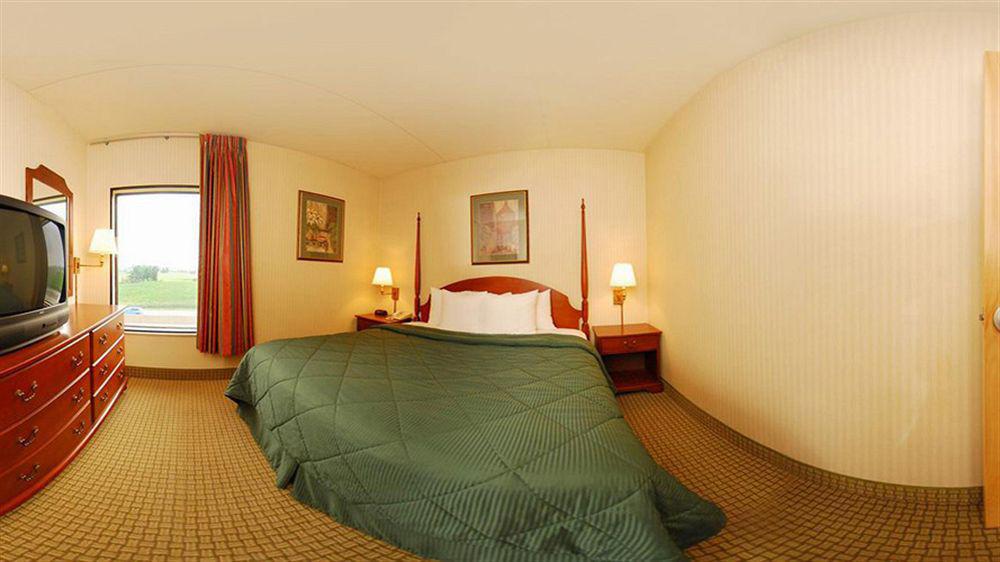 Comfort Inn & Suites York Bagian luar foto